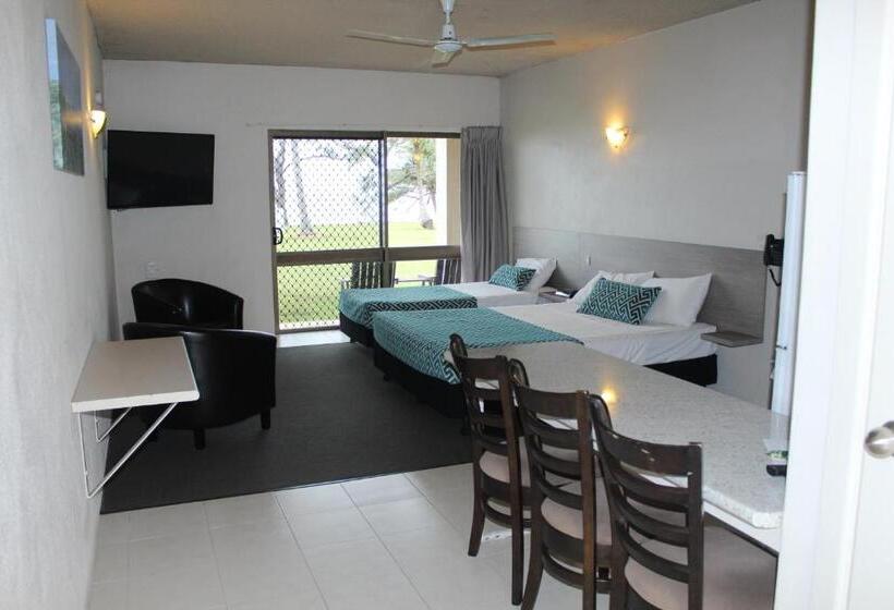 Студия Стандарт Вид на Море, Sarina Beach Motel