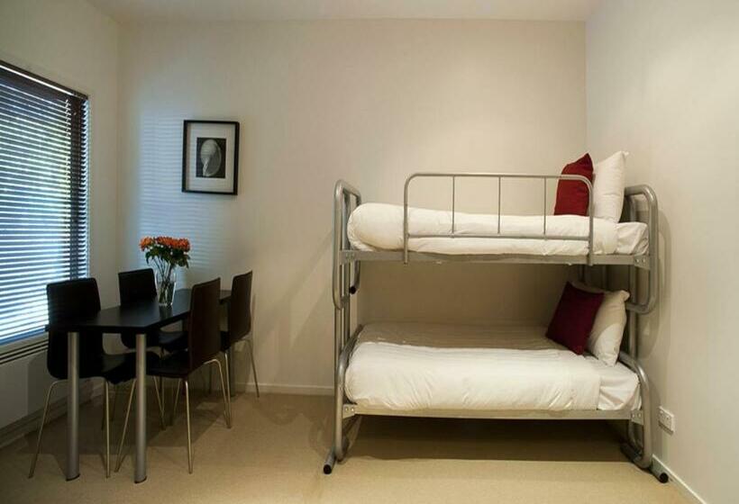 استودیو اجرایی, The Waves Apartments