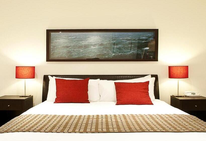 استودیو اجرایی, The Waves Apartments