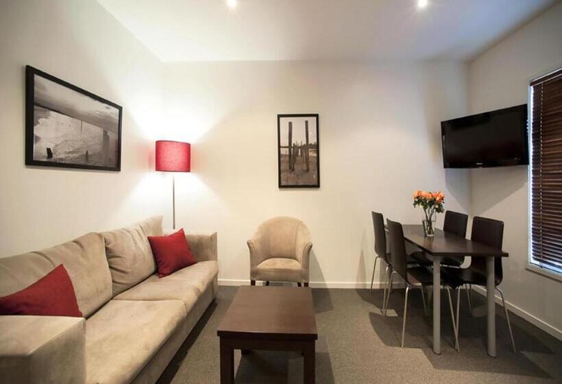 اتاق کلاسیک با چشم‌انداز دریا, The Waves Apartments