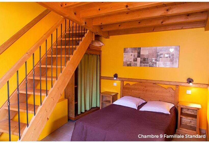 Номер Стандарт Трехместный, Hôtel La Garenne