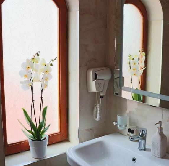Triple Room Sea View, Villa Margarit