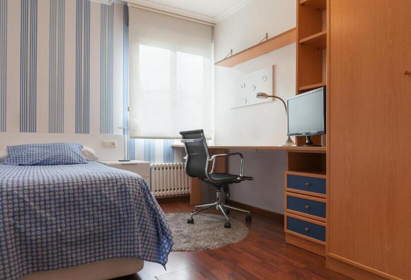 اتاق استاندارد یک نفره, Pension Residencia F&f