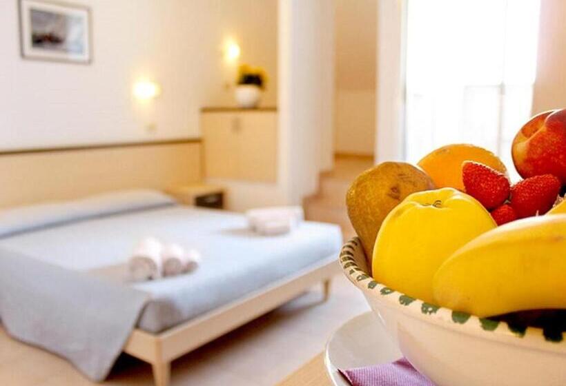 デラックストリプルルーム, Pfa Hotel La Darsena   Follonica
