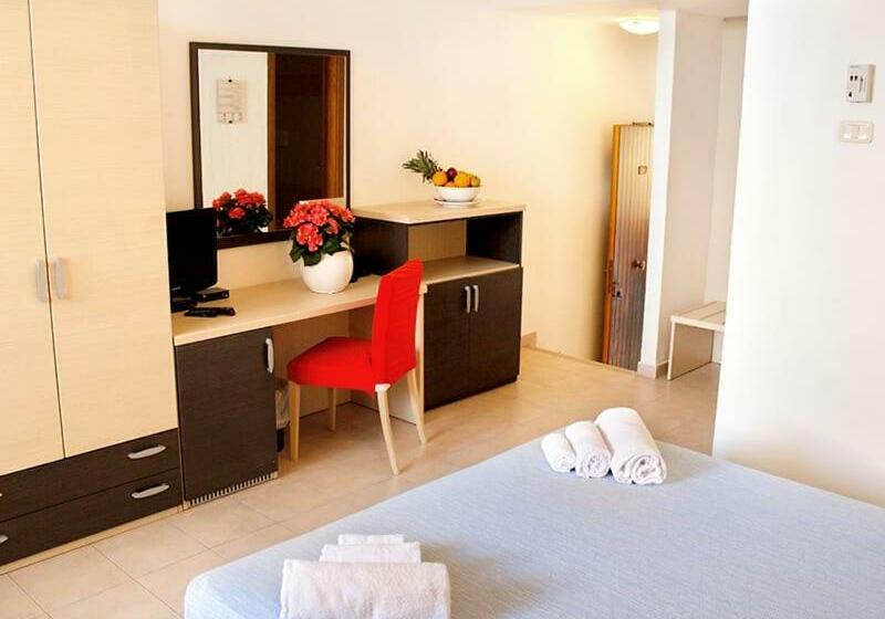 コンフォートトリプルルーム, Pfa Hotel La Darsena   Follonica