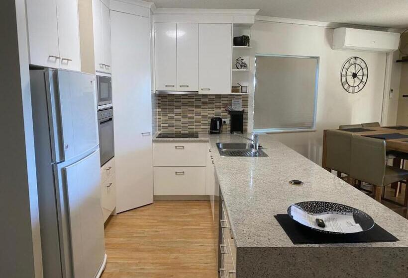 דירת חדר בקומת קרקע, The Esplanade Riverview Holiday Apartments