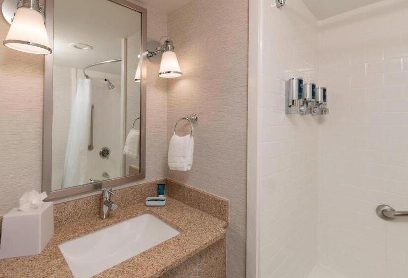 Номер Стандарт 2 Двуспальные Кровати, Four Points By Sheraton Boston Logan Airport Revere