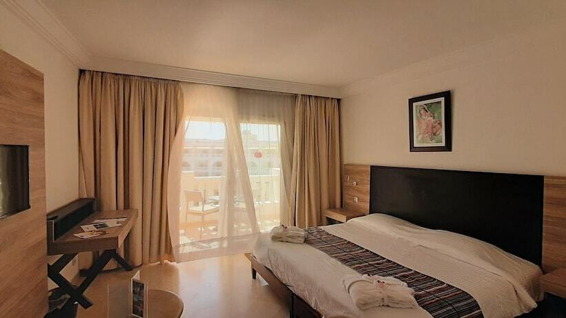 اتاق استاندارد با چشم‌انداز باغ, Medina Solaria And Thalasso