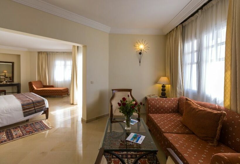 اتاق استاندارد سه تخته با چشم‌انداز باغ, Medina Solaria And Thalasso
