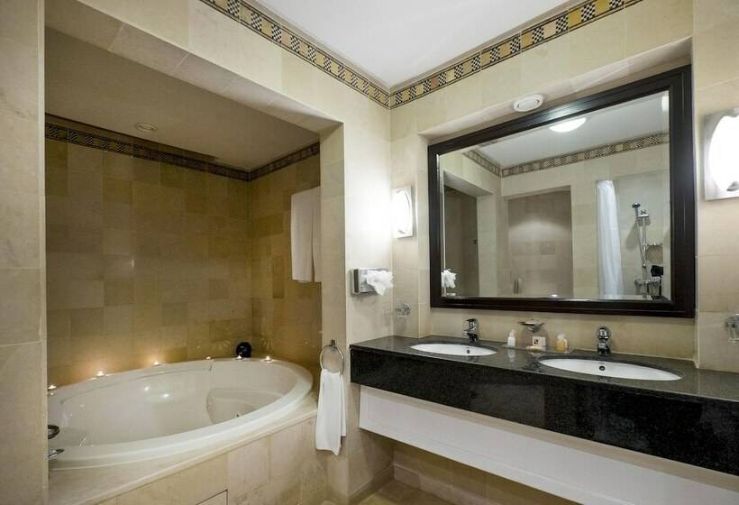 اتاق استاندارد سه تخته با چشم‌انداز باغ, Medina Solaria And Thalasso