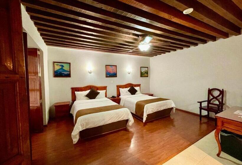 اتاق استاندارد چهار تخته, Puebla Plaza