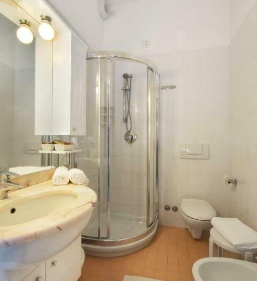 带阳台的三人标准间, Park Hotel Pineta & Dependance Suite