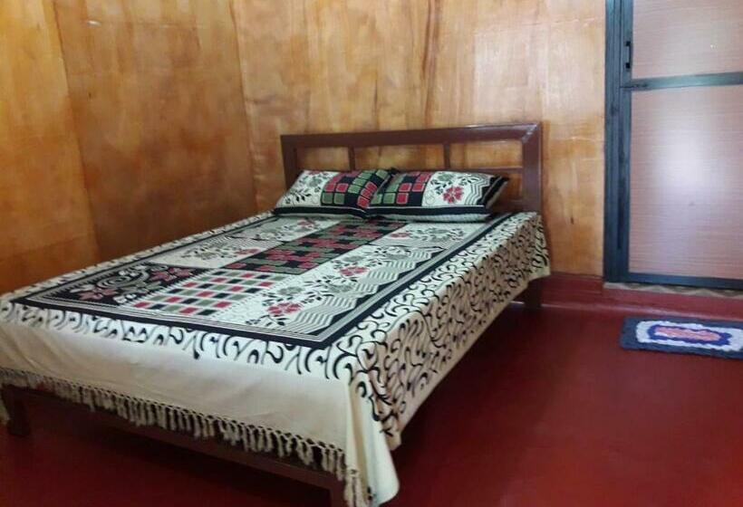 اتاق اکونومی, Naaval Beach Villa & Rooms