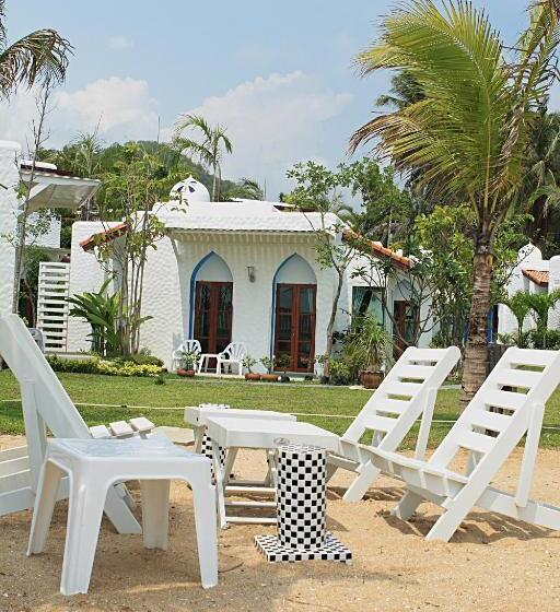 Вилла 1 Спальня, Baanmontra Beach Resort   Bankrut