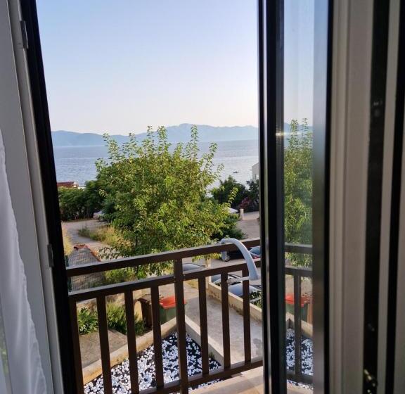 Четырехместный Номер Стандарт Вид на Море, Guest House Lidus