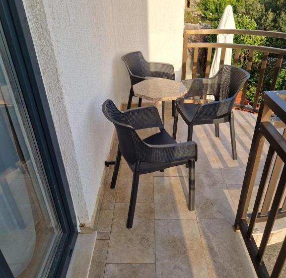 Четырехместный Номер Стандарт Вид на Море, Guest House Lidus