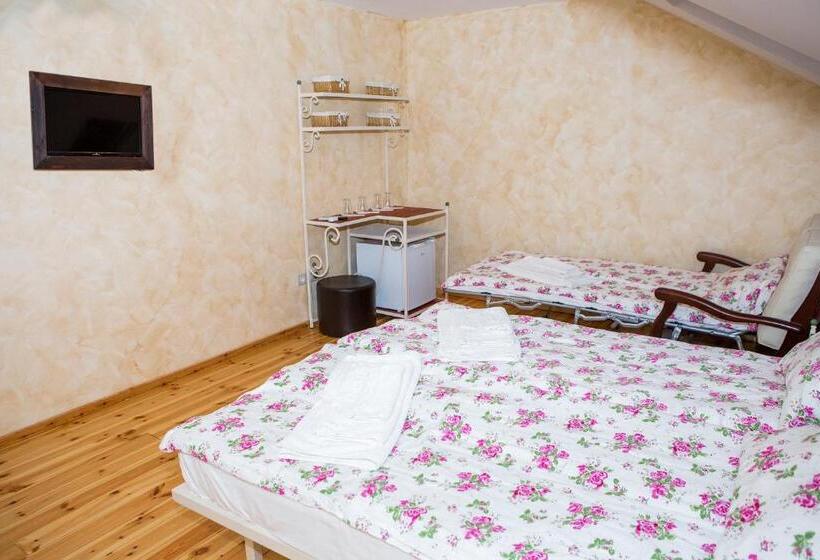 Трехместный Номер Комфорт, Country Court