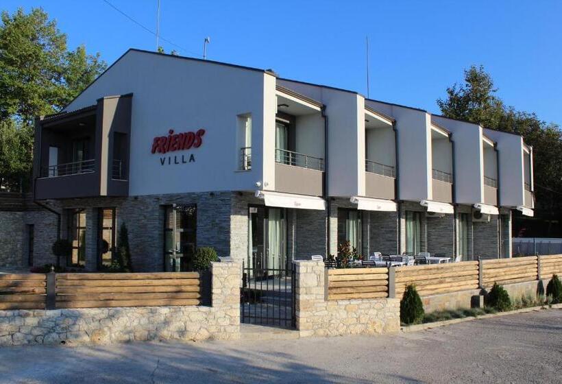 Апартаменты 1 Спальня с Террасой, Family Hotel Friends Villa
