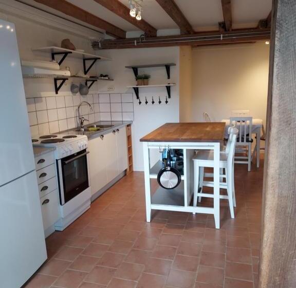 Апартаменты 2 Спальни, älgbergets Bed & Breakfast