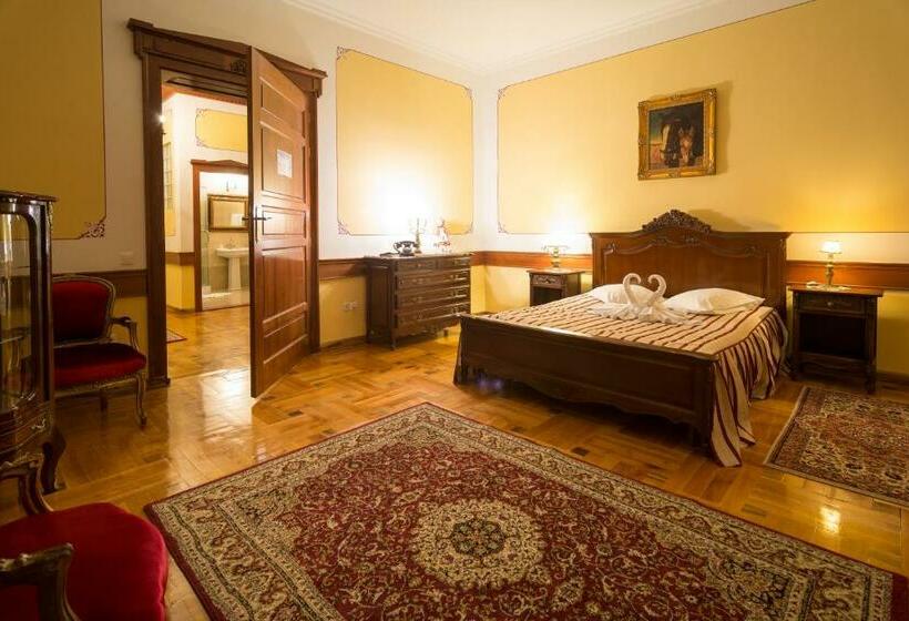 سوییت, Castel Haller