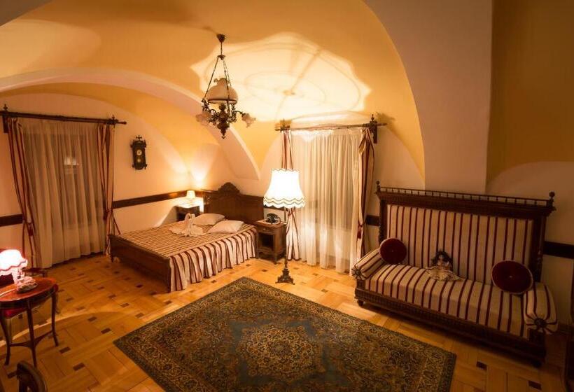 اتاق لوکس, Castel Haller