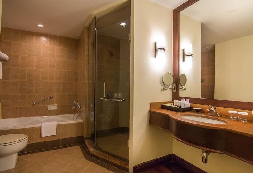 اتاق پرمیوم, Angkor Palace Suite & Villa