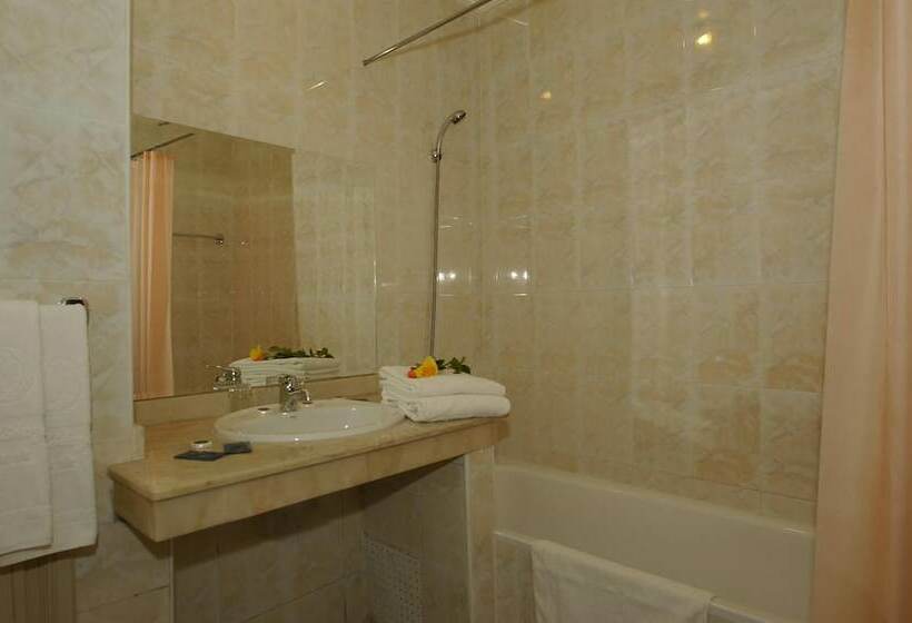 اتاق استاندارد یک نفره, Imperial Holiday