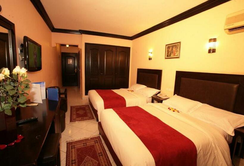 اتاق استاندارد سه نفره, Imperial Holiday