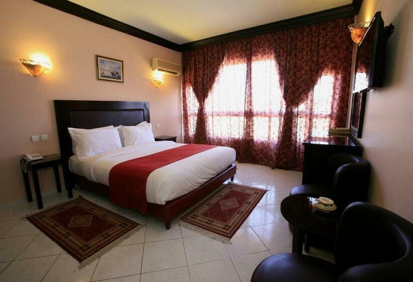 اتاق استاندارد با چشم‌انداز شهر, Imperial Holiday
