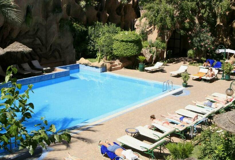اتاق استاندارد با چشم‌انداز استخر, Imperial Holiday