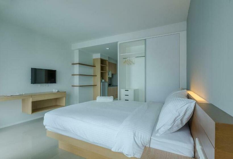 Студио Стандарт с Балконом, Thongchen Residence