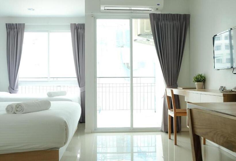 家庭间, Thongchen Residence