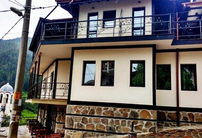 1 Bedroom Apartment Mountain View, Family Hotel Valchanovata Kashta