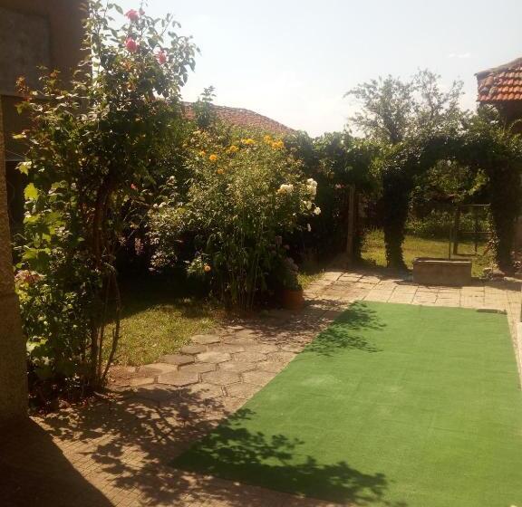 Вилла 3 Спальни, Guest House Emiliya