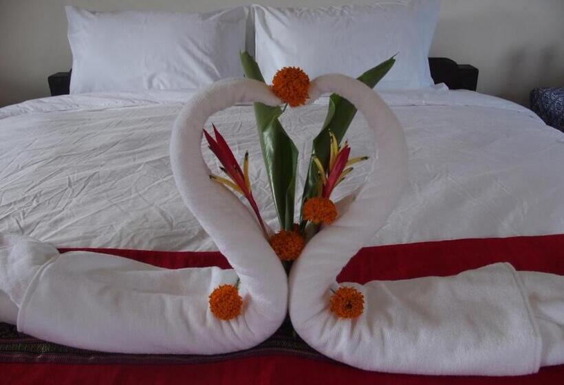 스탠다드 방갈로, Thongdam Guesthouse