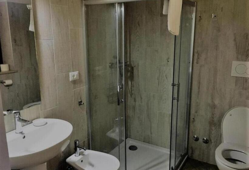 Номер Стандарт Трехместный, B&b Leofreni Natura