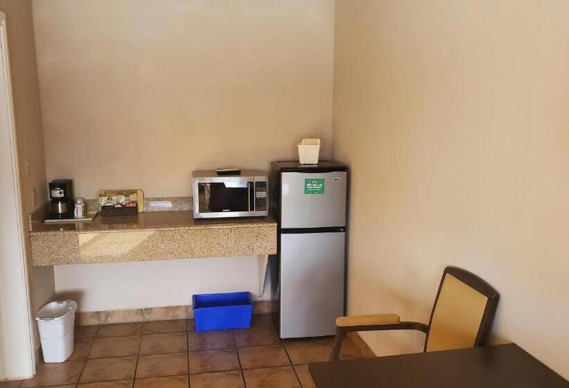Номер Стандарт 2 Двуспальные Кровати, Shoreside Inn & Suites