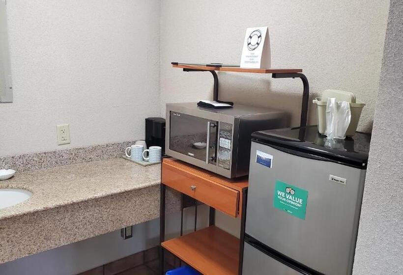 Люкс Повышенной Комфортности, Shoreside Inn & Suites