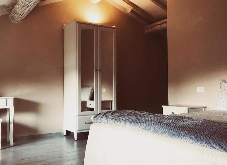 高级大房间, 700enolocanda