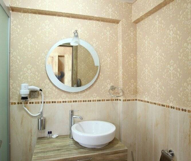 Номер Deluxe, Delfi Hotel Spa & Wellness Center
