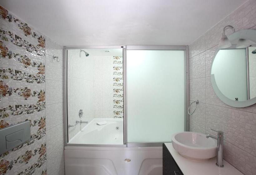 Люкс, Delfi Hotel Spa & Wellness Center