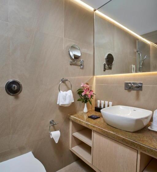اتاق لوکس با چشم‌انداز استخر, Park Inn By Radisson Goa Candolim