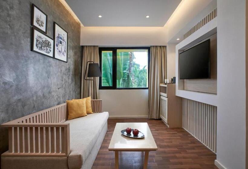 اتاق لوکس با چشم‌انداز استخر, Park Inn By Radisson Goa Candolim