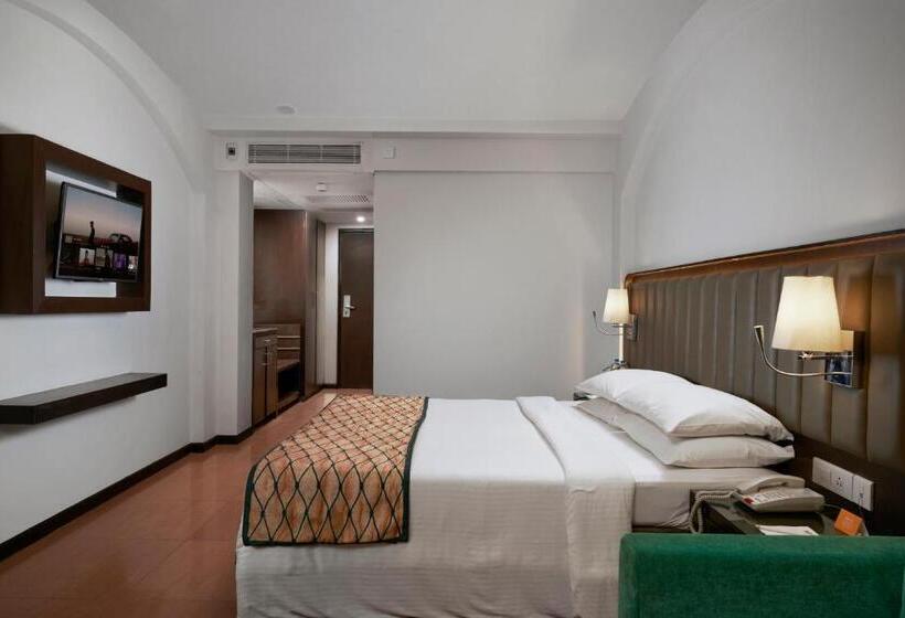 اتاق لوکس با چشم‌انداز استخر, Park Inn By Radisson Goa Candolim