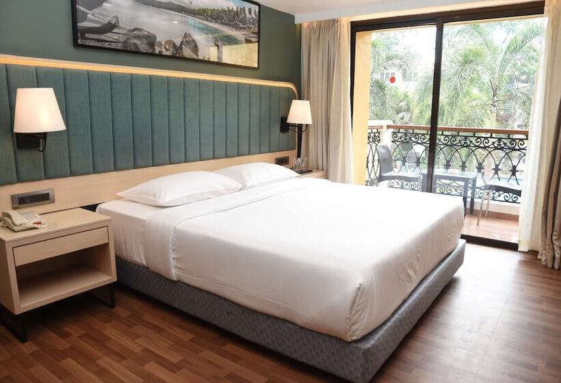 سوییت جونیور با چشم‌انداز استخر, Park Inn By Radisson Goa Candolim