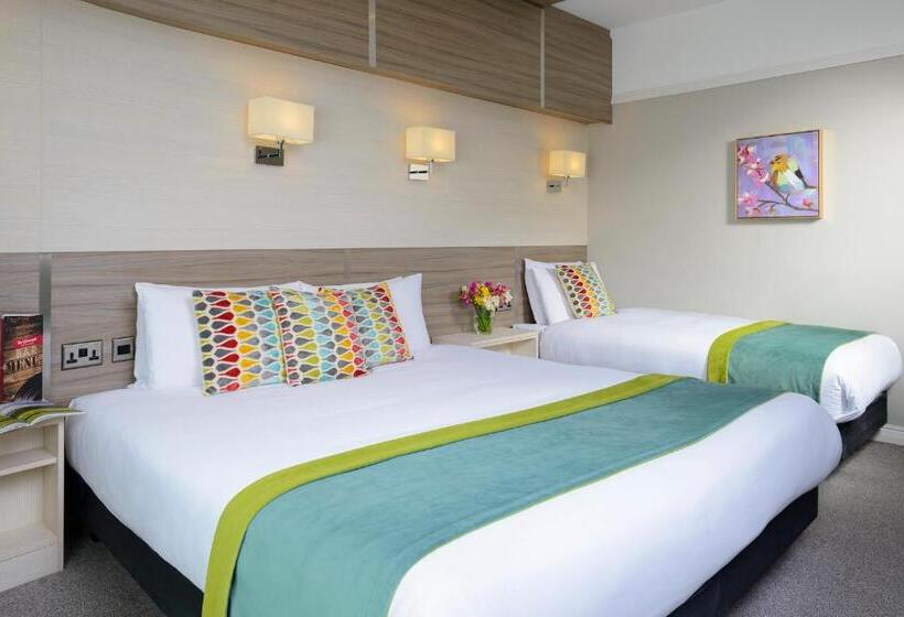 חדר משפחתי, The Gleneagle Hotel & Apartments