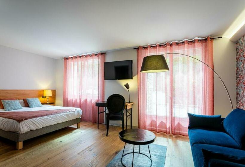 اتاق لوکس, Hôtel L Ouvrée