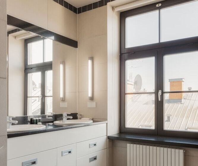 استودیوی استاندارد, Bergs Suites