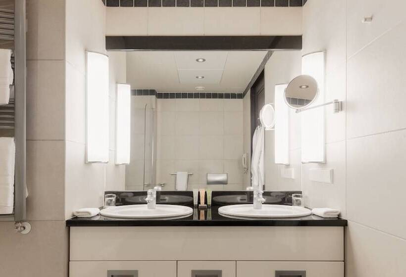 استودیوی استاندارد, Bergs Suites