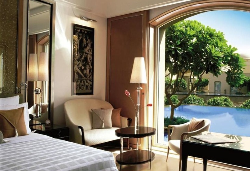 带泳池观景的豪华房, Trident Gurgaon